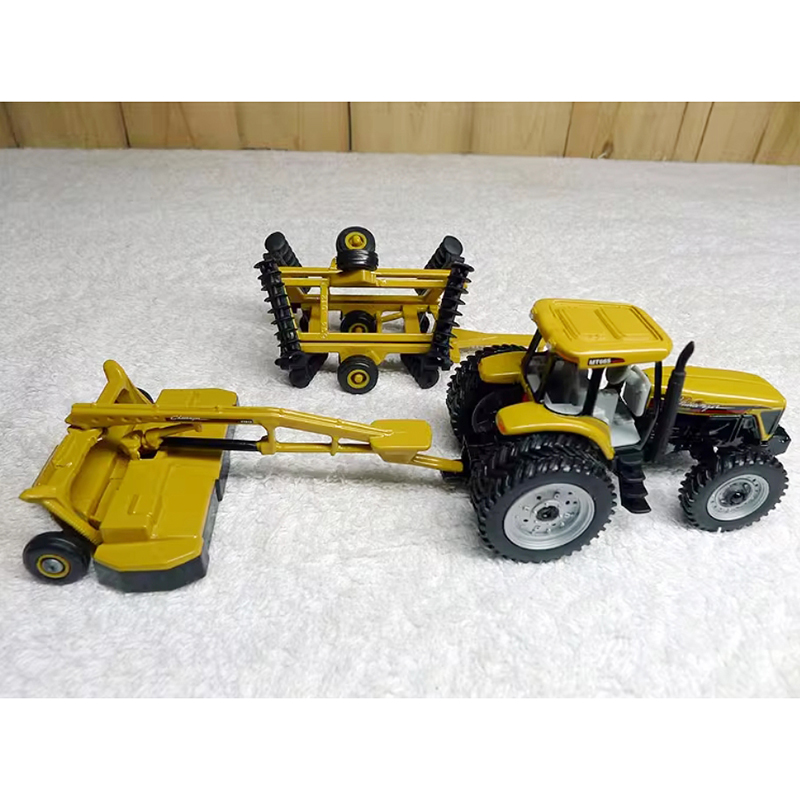 ERTL Diecast 1:64 Scale Challe - огляд і ціна Farming Agriculture Model